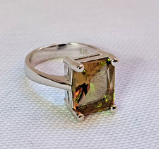 Diaspore Zultanite Color