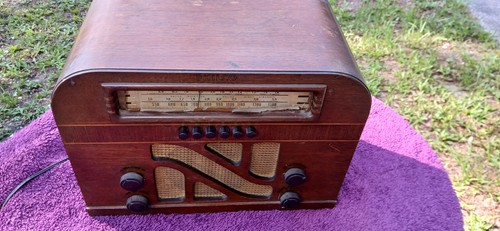 Philco 145 antique radio - 40-145,