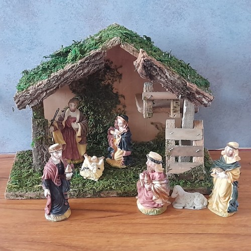 Vintage nativity set wooden - in,