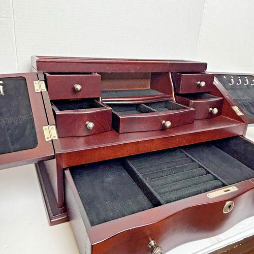 Vintage wooden jewelry box - vintage,