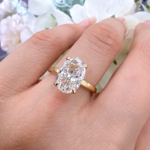 Oval solitaire diamond - oval,