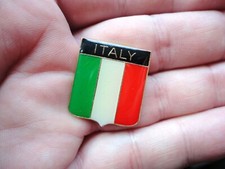 Used National Country Flag Pin Badge Italy Italian Retro Theme