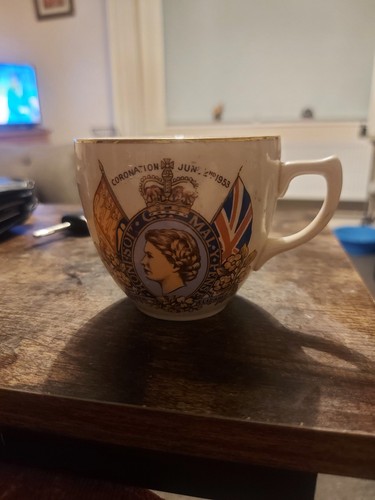 Queen elizabeth vintage cup - elizabeth,