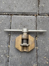 Pyrotenax pyro 15mm diameter pot crimping tool   micc cable pot crimper