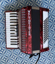 Weltmeister Rubin Piano Accordion 60 bass lightweight excellent condition case