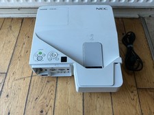 NEC UM301W HDMI USB HDMI Ultra Short Throw Projector 570 Lamp Hours