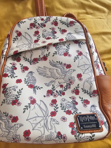 Damaged loungefly harry potter - damaged,