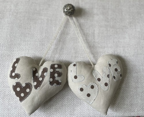 Pair heart door hangers in - heart,