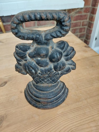 Vintage cast iron basket - ",