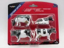 Britains 40961A2 Fresian Cows Cattle 1:32 Scale Plastic Farm Animals Toy Figures