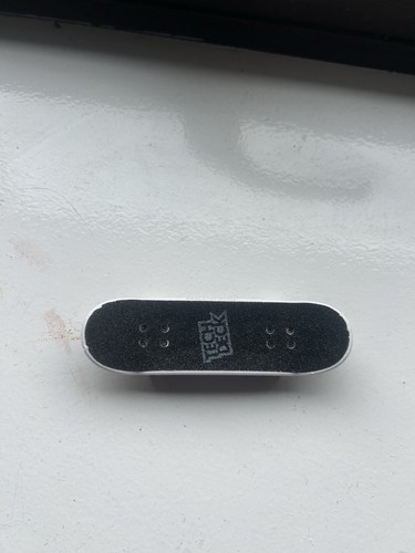 Pug tech deck finger board - deck,
