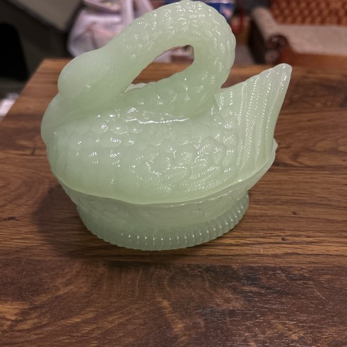 Vintage green glass swan - vintage,