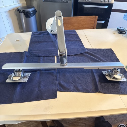 Single monitor arm with bar - arm,