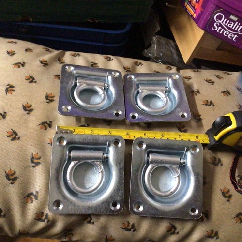 Recessed trailer truck - ,