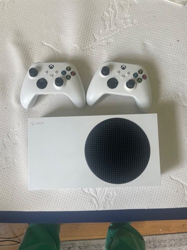 Xbox series two controllers - series,