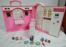 Vintage 1998 Barbie Happy Family fold up Kitchen & accessories RARE - R44GA
