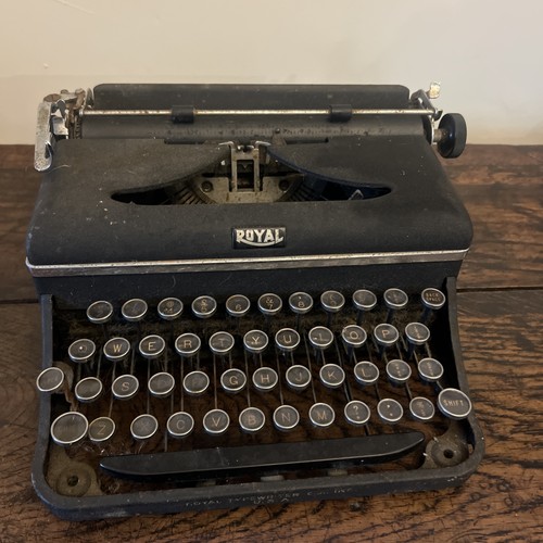 Vintage antique royal - royal, portable