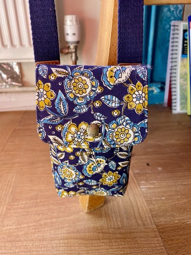 Small crossbody messenger - small,