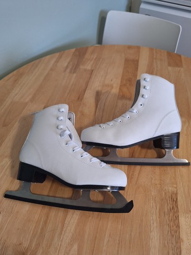 Decathlon oxelo white figure - decathlon,