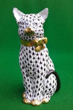 HEREND BLACK FISHNET CAT WITH