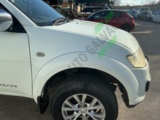 2015 MITSUBISHI L200 WING