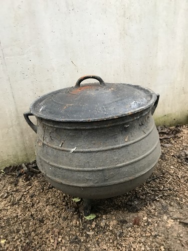 Cast iron cauldron - cast,