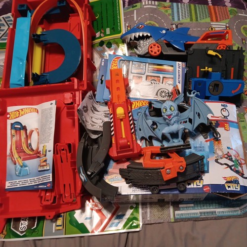 Hot wheels bundle - of, goods