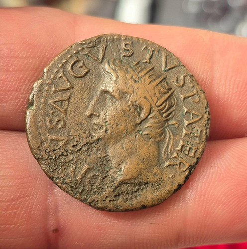 Ancient roman divus augustus - roman,