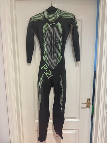 Green and black 2xu - and,