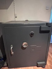 Tann ministry safe with key and combination lock
