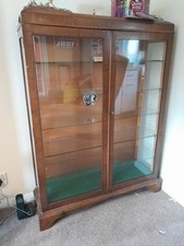 Classic Display Cabinet Glass Shelfs Suit Retail Shop Business?