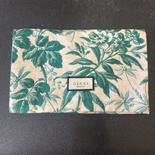 Gucci Beauty Bloom Beige Green