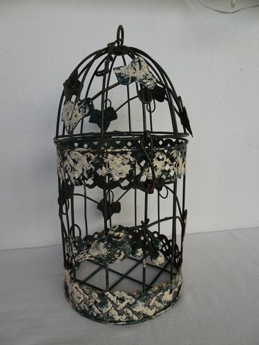vintage,rusty,small,wire,birdc