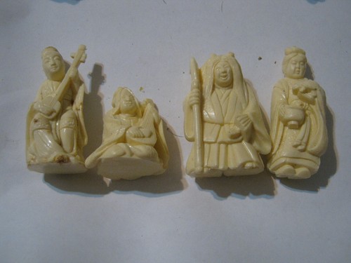 Lot four figures asian - lot,