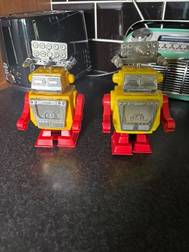 Vintage radar robot - vintage,