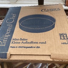 Pampered Chef Mini-Baker 8"