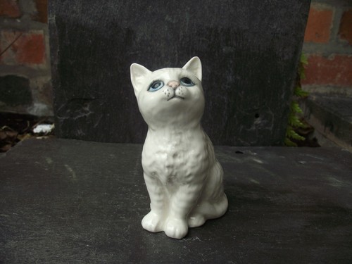 Adorable vtg beswick ceramic - vtg,