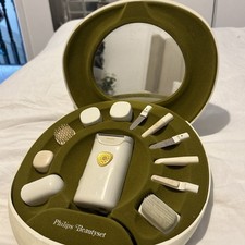 Phillips Beauty Set/ Vintage Clamshell Design