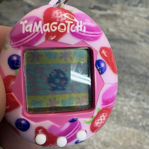 Tamagotchi original berry - tamagotchi,