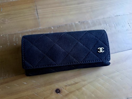 Authentic chanel black - **authentic,