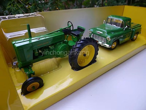 Ertl farm toy john - ertl, deere
