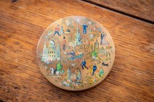 Vintage - 1950s Le Rage Enamel Compact - London Town Characters - Rare Model