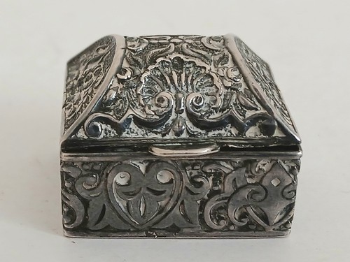 Solid silver embossed pill - solid,
