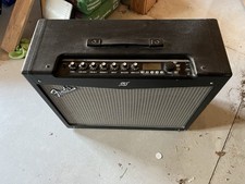Fender Mustang I v.2 Combo Guitar Amp and foot switch