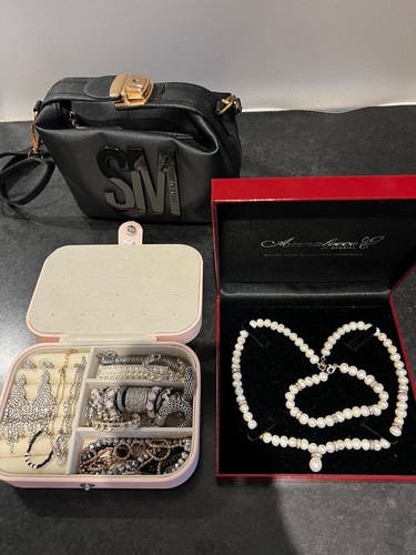 Large vintage jewellery - vintage,