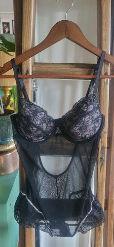 Closer with evie black lace - closer,