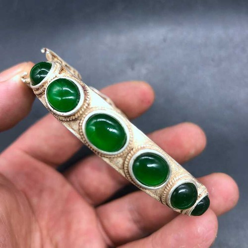 Collectible green jade bangle - green,