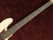 Fender FLEA Jazz Bass RW