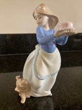 Nao Figurine, 1045, Puppy’s Birthday