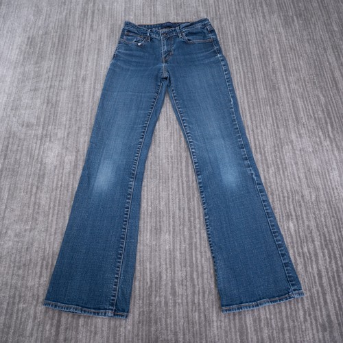 Levis demi curve - curve, classic
